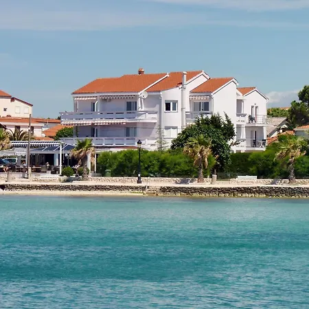 Paradiso, No 3 Apartamento Vir