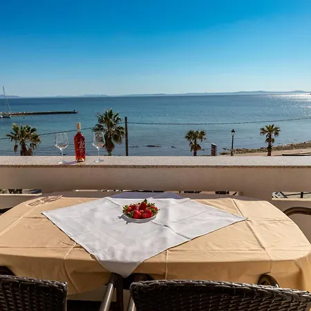 Paradiso, No 3 *