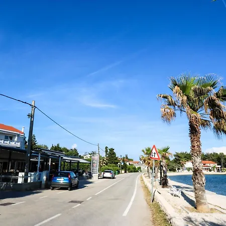 Paradiso, No 3 *