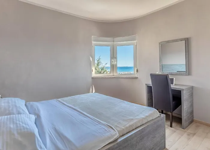 Paradiso, No 3 *