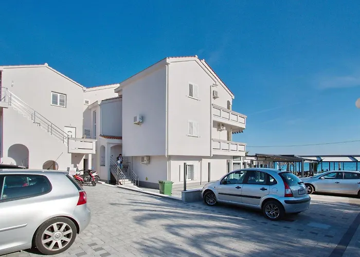 Apartment Paradiso, No 3 Vir