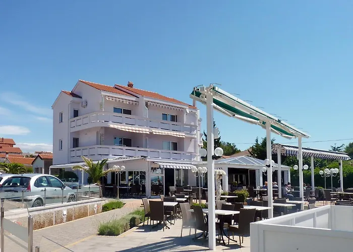 Apartment Paradiso, No 3 Vir