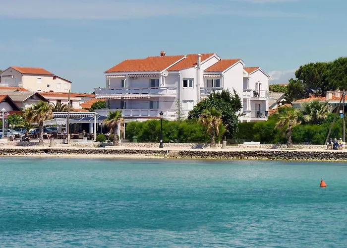 Paradiso, No 3 Apartman Vir