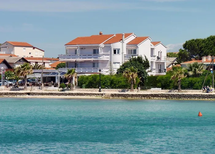 Appartement Paradiso, No 3 Vir